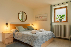 Casa Galya with private patio by GardaDoma